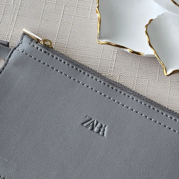 Zara Small Gray Skinny Wristlet Women's Coin Wallet - Picture 8 of 10